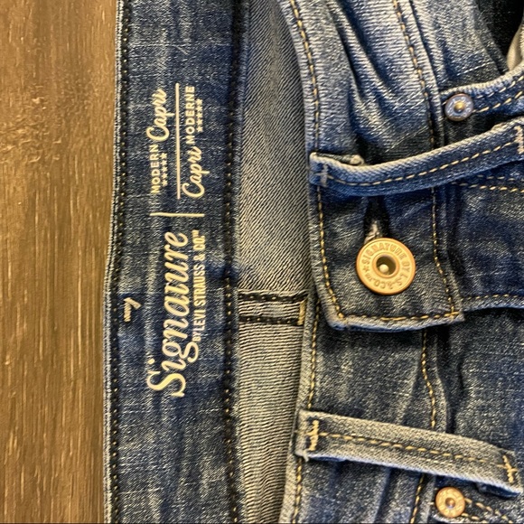 Capri Levi’s - Picture 2 of 5